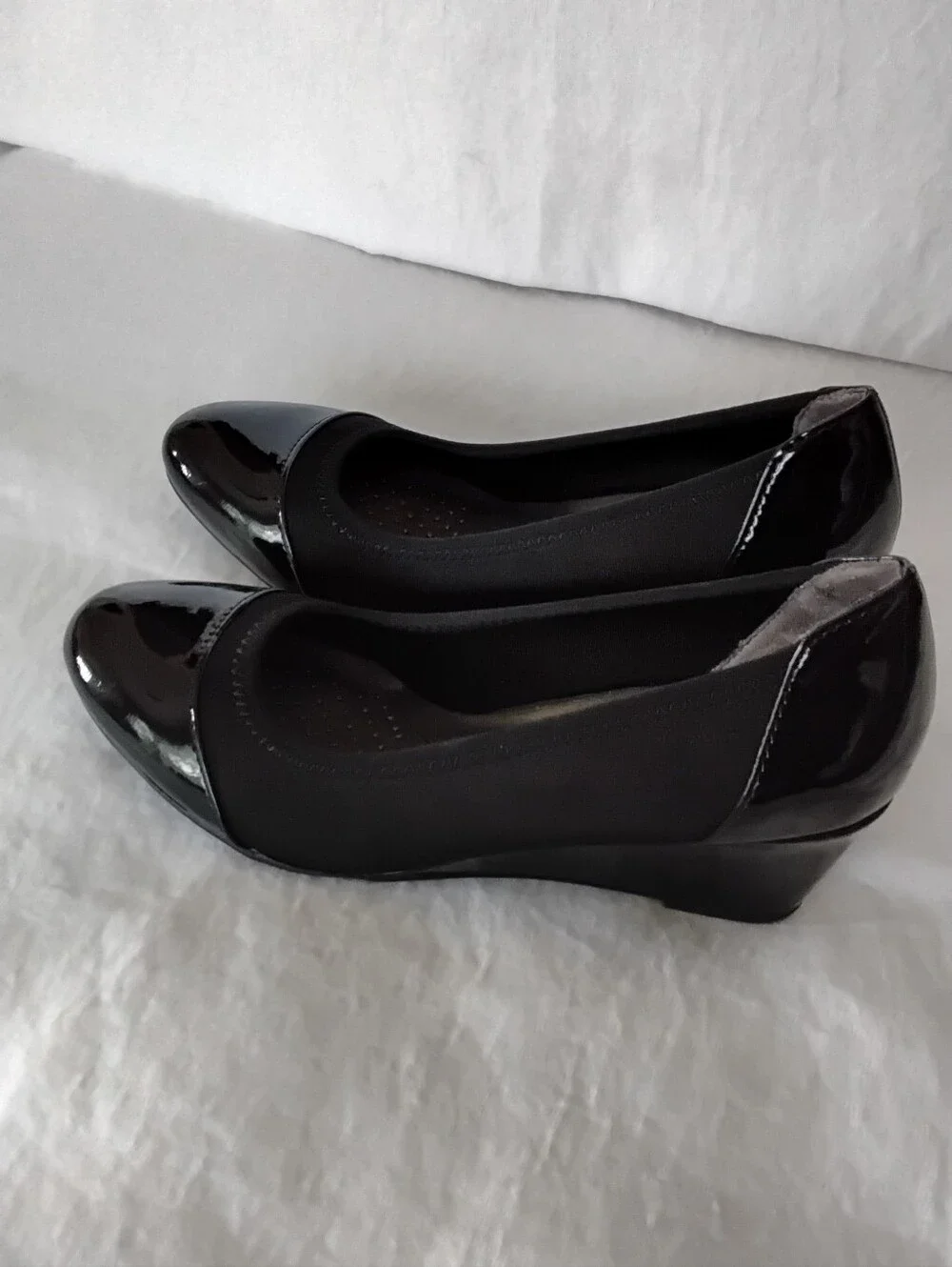 Life Stride Juliana Black Patent Stretch Wedge Pumps for Women